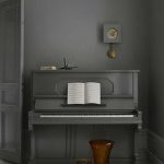 Piano gris foncé