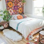 Votre chambre dans un style naturel et coloré